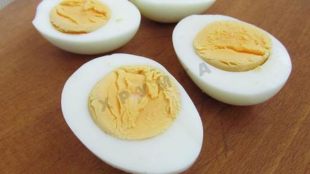 Рецепт фаршированных яиц с рулетиками из малосольной кильки