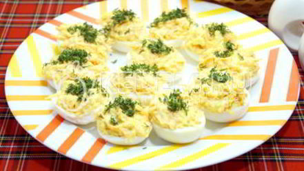 Рецепт фаршированных яиц с сыром