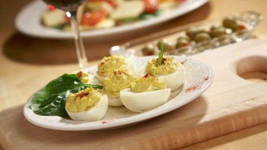 Рецепт фаршированных яиц со шнитт-луком и эстрагоном