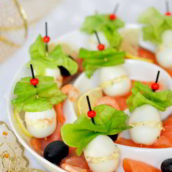 Рецепт Перепелиных яиц, фаршированных слабосоленой семгой