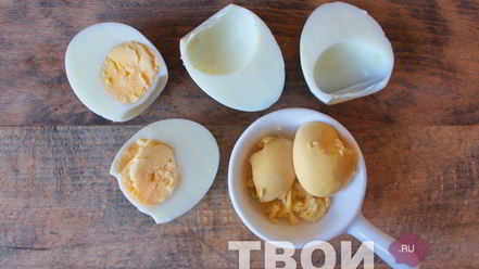 Рецепт яиц, фаршированных кальмарами