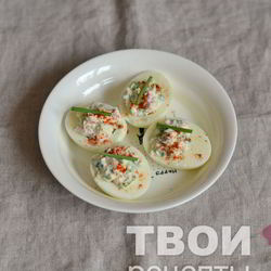 Рецепт Яиц, фаршированных крабовым салатом