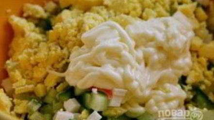 Рецепт яиц, фаршированных крабовыми палочками и огурцом