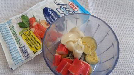 Рецепт яиц, фаршированных крабовыми палочками