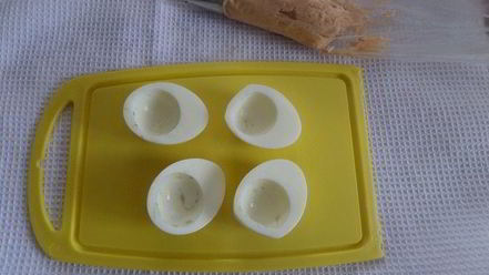 Рецепт яиц, фаршированных крабовыми палочками