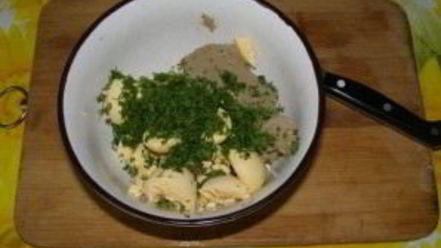 Рецепт яиц, фаршированных паштетом