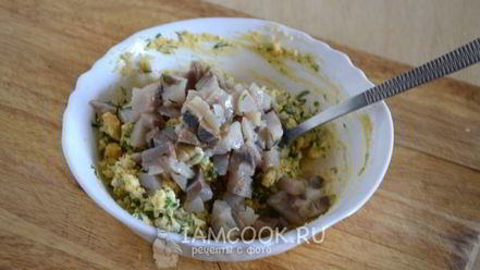 Рецепт яиц, фаршированных сельдью с горчичной заправкой