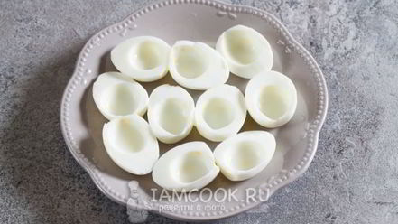 Рецепт яиц, фаршированных сельдью
