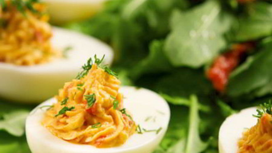 Рецепт яиц, фаршированных семгой и сливочным сыром