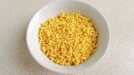 Рецепт яиц, фаршированных шпротами