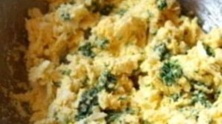 Рецепт яиц, фаршированных сыром и чесноком