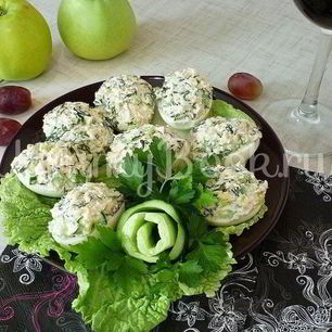 Рецепт Яиц, фаршированных тунцом и свежим огурцом