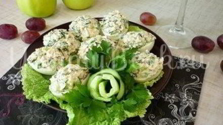 Рецепт яиц, фаршированных тунцом и свежим огурцом