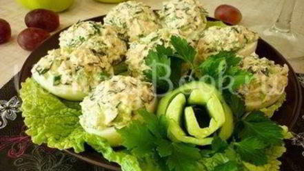 Рецепт яиц, фаршированных тунцом и свежим огурцом