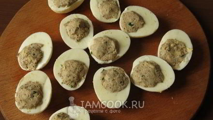 Рецепт яиц фаршированных в цветном желе