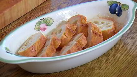 Рецепт французских гренков с бананами и карамельным соусом