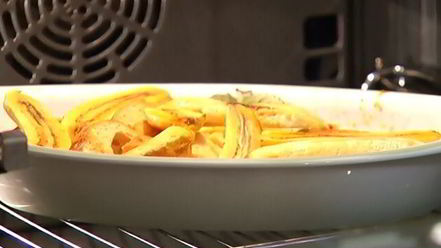 Рецепт французских гренков с бананами и карамельным соусом