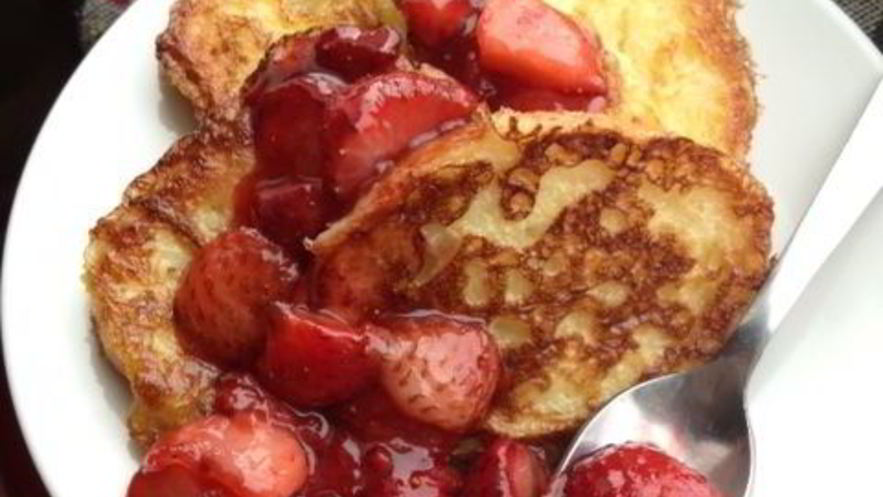 Рецепт французских гренков с клубникой