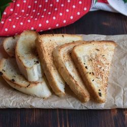 Рецепт Гренков из белого хлеба на сковороде