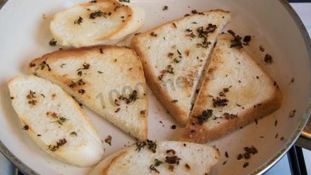 Рецепт гренков из белого хлеба на сковороде