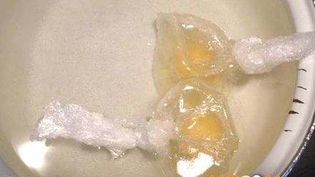 Рецепт гренков из черного хлеба с вареным яйцом