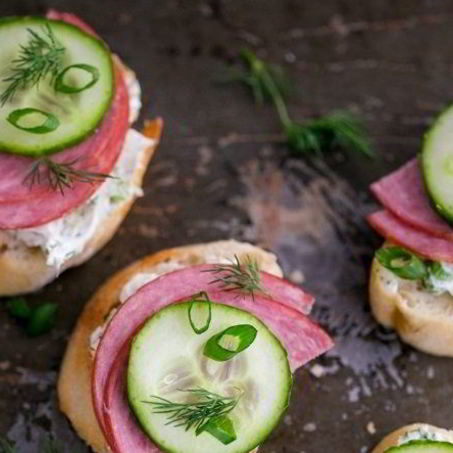 Рецепт Гренков с колбасой