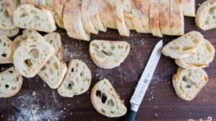 Рецепт гренков с колбасой