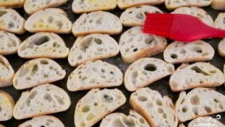 Рецепт гренков с колбасой