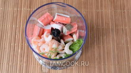 Рецепт гренков с крабово-креветочной пастой