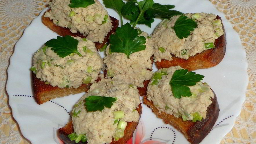 Рецепт гренков с курицей и чесноком
