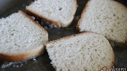 Рецепт гренков с мясным фаршем и шампиньонами