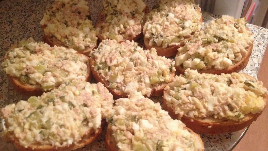 Рецепт гренков с печенью трески