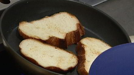 Рецепт гренков с селедочным маслом