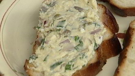 Рецепт гренков с селедочным маслом