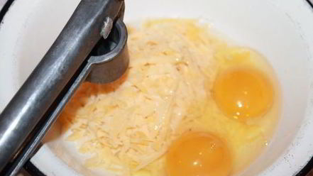 Рецепт гренков с сыром и чесноком