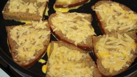 Рецепт гренков с сыром и чесноком
