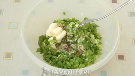 Рецепт гренков с сыром и луком на сковороде