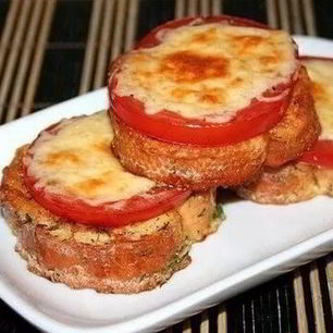 Рецепт Гренков с сыром и помидорами к завтраку