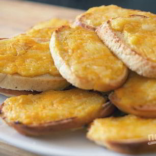 Рецепт Гренков с сыром и яйцом в духовке