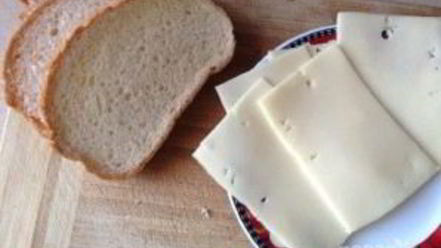 Рецепт гренков с сыром на завтрак