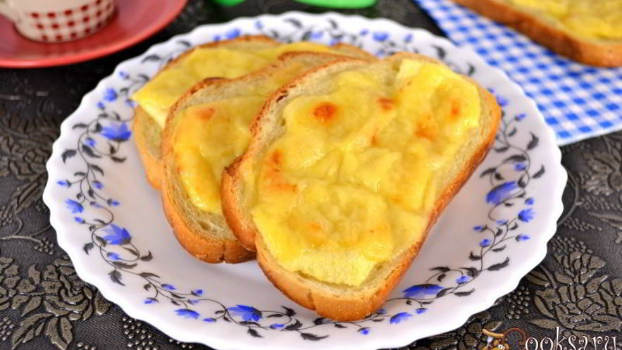 Рецепт гренков с яблоком и сыром