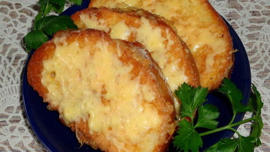 Рецепт гренков с яйцом и сыром