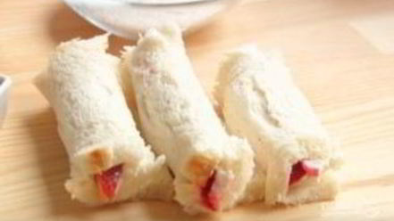 Рецепт сладких рулетиков-гренков по-французски