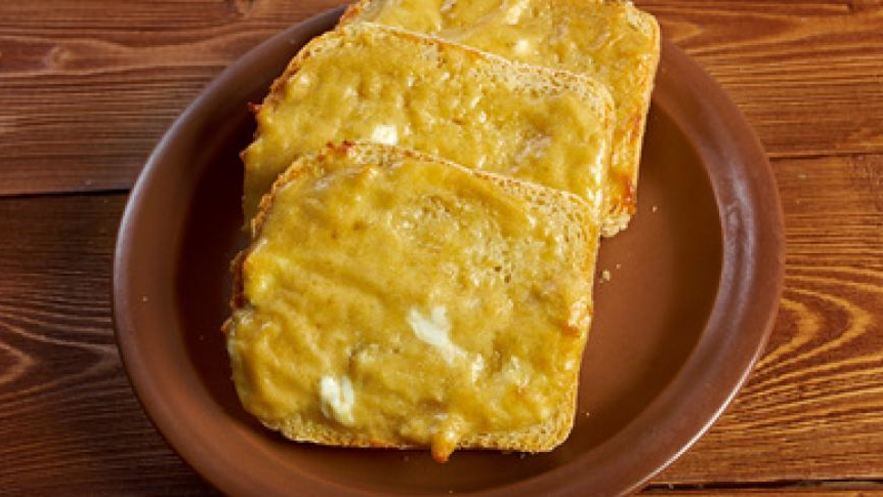 Рецепт валлийских гренков с сыром чеддер