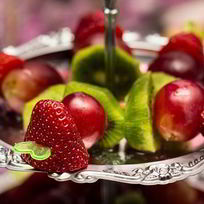 Рецепт Канапе из фруктов на шпажках