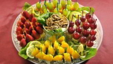 Рецепт канапе из фруктов на шпажках