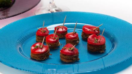 Рецепт канапе из печеночных оладий