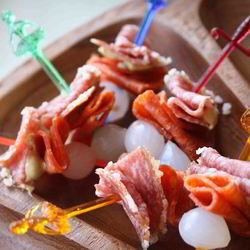 Рецепт Канапе мясные