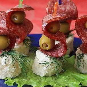 Рецепт Канапе на шпажках с салями