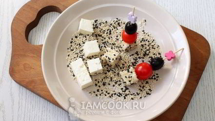 Рецепт канапе с брынзой и помидорами черри